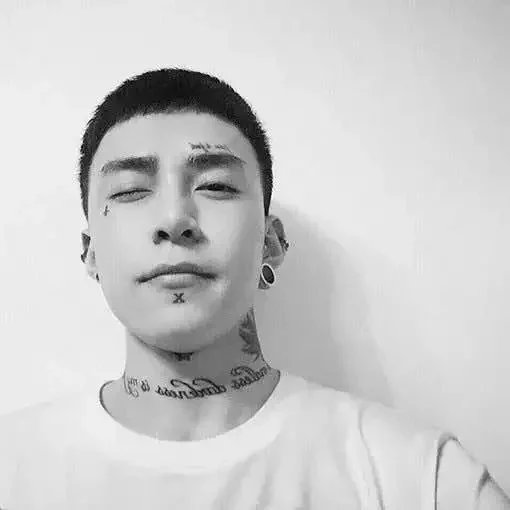 奇怪的人不一样