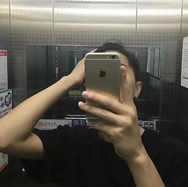 吃蛋挞被烫舌头