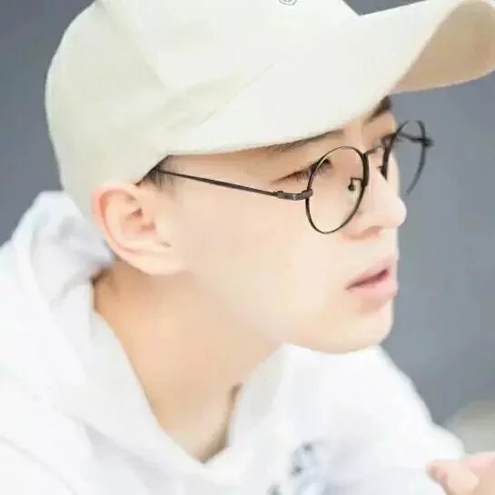 小楼昨夜又东风