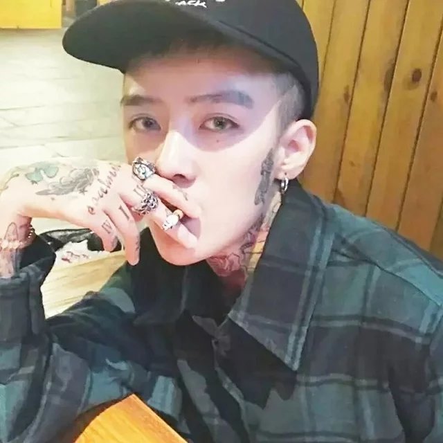 背上走马小郎君
