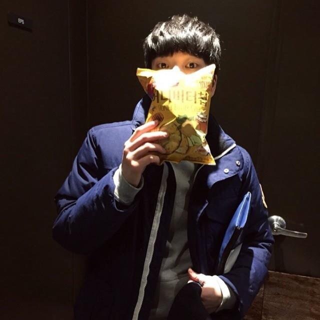 ◡̈⃝